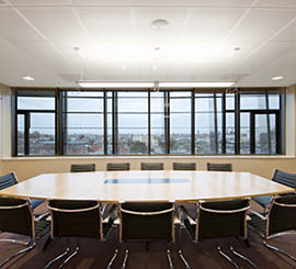 sillones direccionales para mesa de reuniones y sala meeting