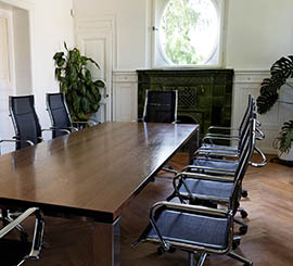 Sillas de malla transpirable para mesas de reuniones