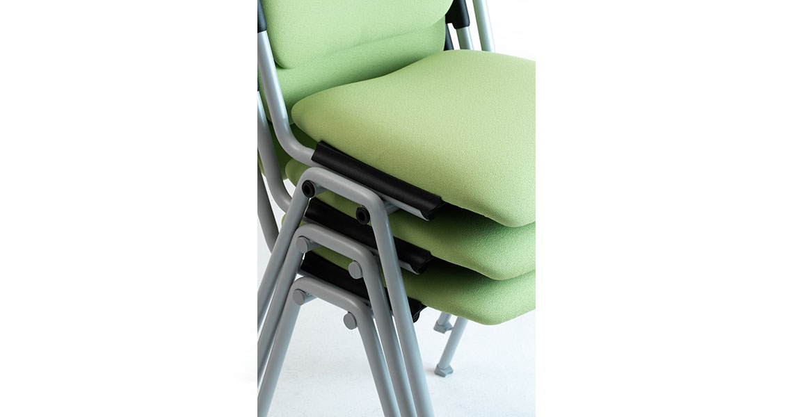 sillas-p-cursos-y-salas-de-formacion-c-escritorio-cortina-img-14